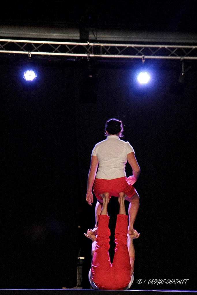 soirée Mimages fait son cirque à Saint-Sylvestre en Ardèche, festival du geste et du Mime, 2018, compagnie Non de non
