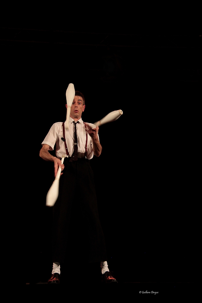 soirée Mimages fait son cirque à Saint-Sylvestre en Ardèche, festival du geste et du Mime, 2018, Mr Fly par Cédric Flahault