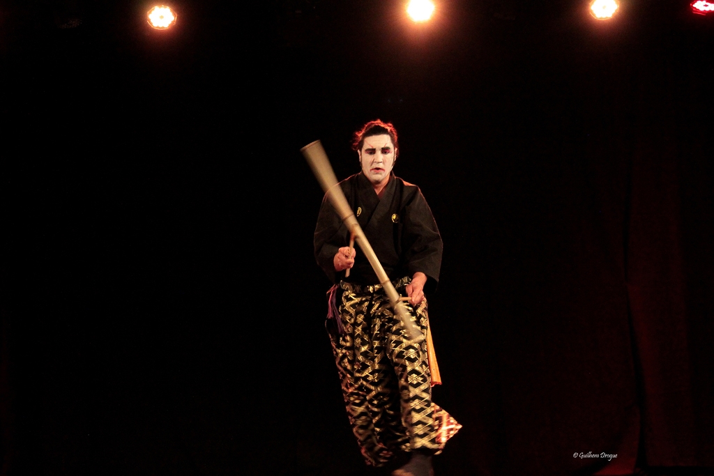 soirée Mimages fait son cirque à Saint-Sylvestre en Ardèche, festival du geste et du Mime, 2018, compagnie Shintai Jonglo