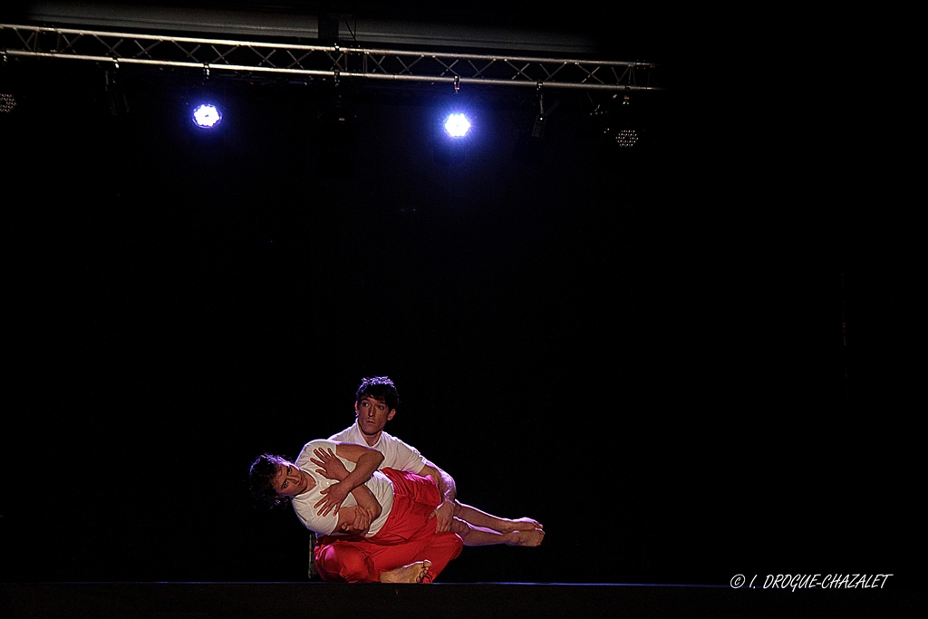 soirée Mimages fait son cirque à Saint-Sylvestre en Ardèche, festival du geste et du Mime, 2018, compagnie Non de non