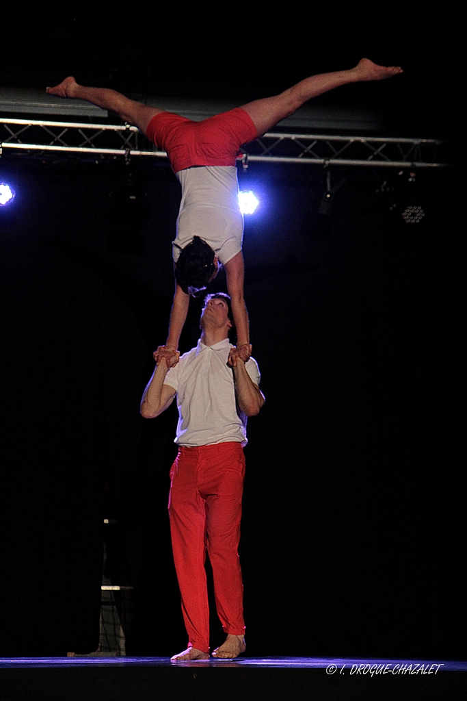 soirée Mimages fait son cirque à Saint-Sylvestre en Ardèche, festival du geste et du Mime, 2018, compagnie Non de non