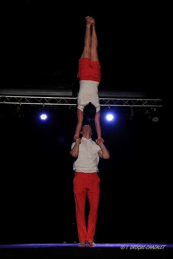 soirée Mimages fait son cirque à Saint-Sylvestre en Ardèche, festival du geste et du Mime, 2018, compagnie Non de non