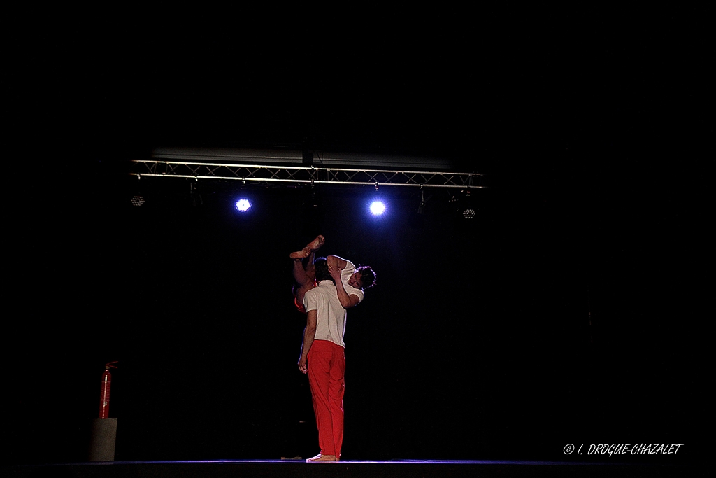 soirée Mimages fait son cirque à Saint-Sylvestre en Ardèche, festival du geste et du Mime, 2018, compagnie Non de non