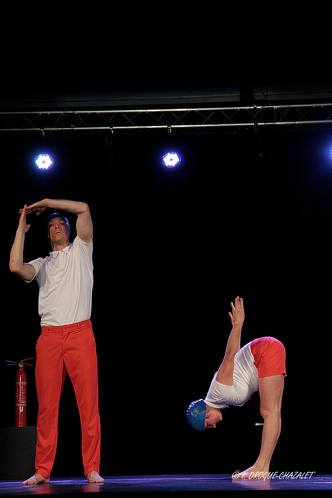 soirée Mimages fait son cirque à Saint-Sylvestre en Ardèche, festival du geste et du Mime, 2018, compagnie Non de non