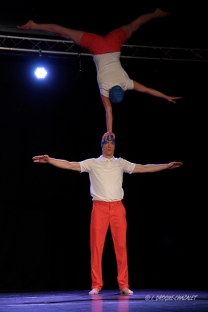 soirée Mimages fait son cirque à Saint-Sylvestre en Ardèche, festival du geste et du Mime, 2018, compagnie Non de non