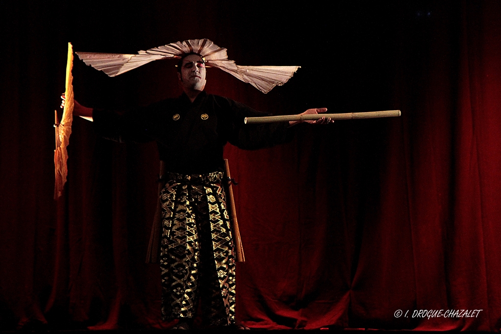 soirée Mimages fait son cirque à Saint-Sylvestre en Ardèche, festival du geste et du Mime, 2018, Shintaï Jonglo