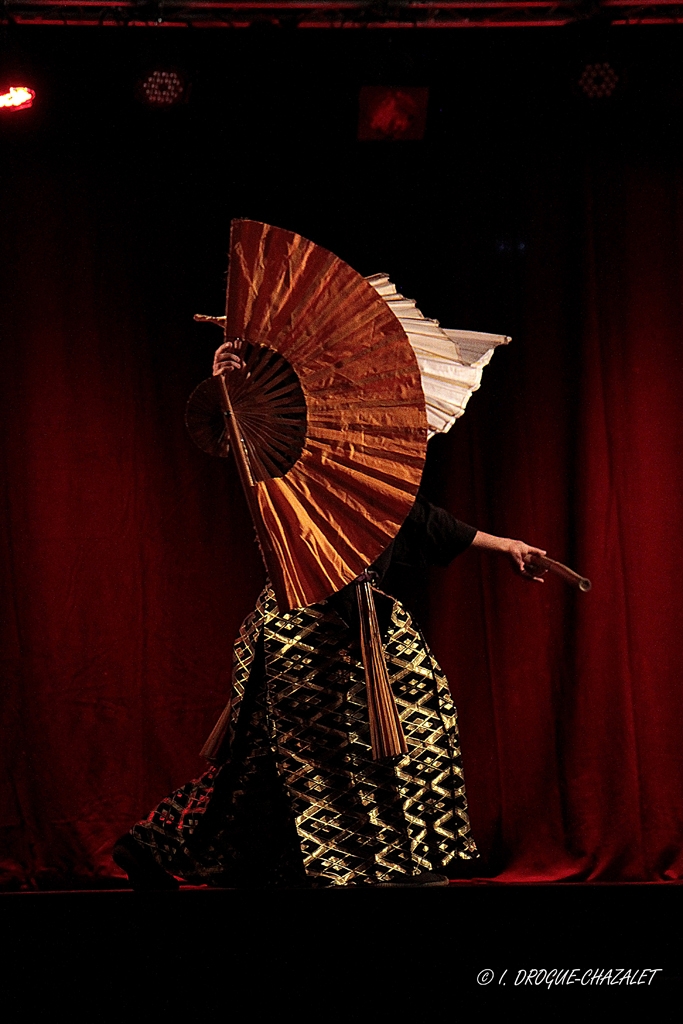 soirée Mimages fait son cirque à Saint-Sylvestre en Ardèche, festival du geste et du Mime, 2018, Shintaï Jonglo