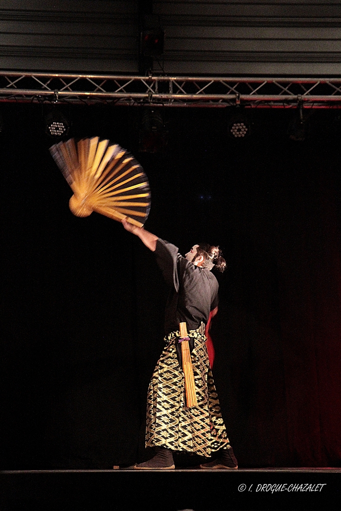 soirée Mimages fait son cirque à Saint-Sylvestre en Ardèche, festival du geste et du Mime, 2018, Shintaï Jonglo