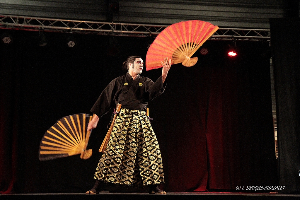 soirée Mimages fait son cirque à Saint-Sylvestre en Ardèche, festival du geste et du Mime, 2018, Shintaï Jonglo