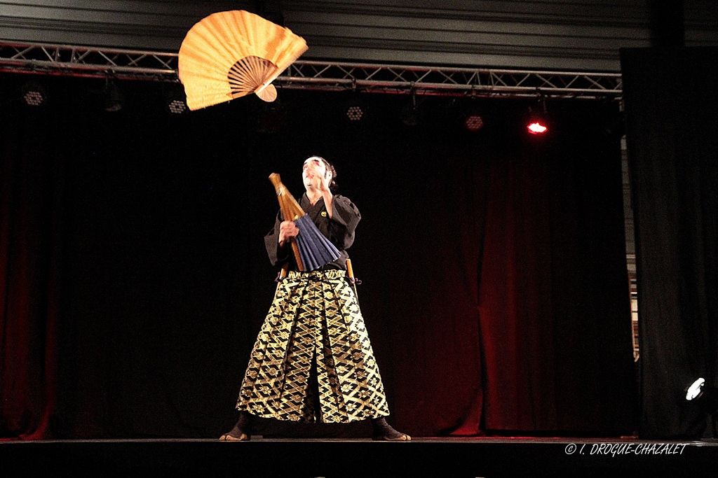 soirée Mimages fait son cirque à Saint-Sylvestre en Ardèche, festival du geste et du Mime, 2018, Shintaï Jonglo