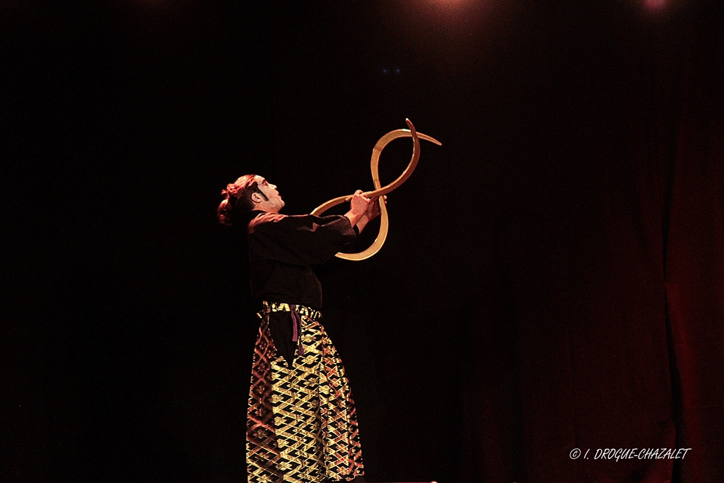 soirée Mimages fait son cirque à Saint-Sylvestre en Ardèche, festival du geste et du Mime, 2018, Shintaï Jonglo