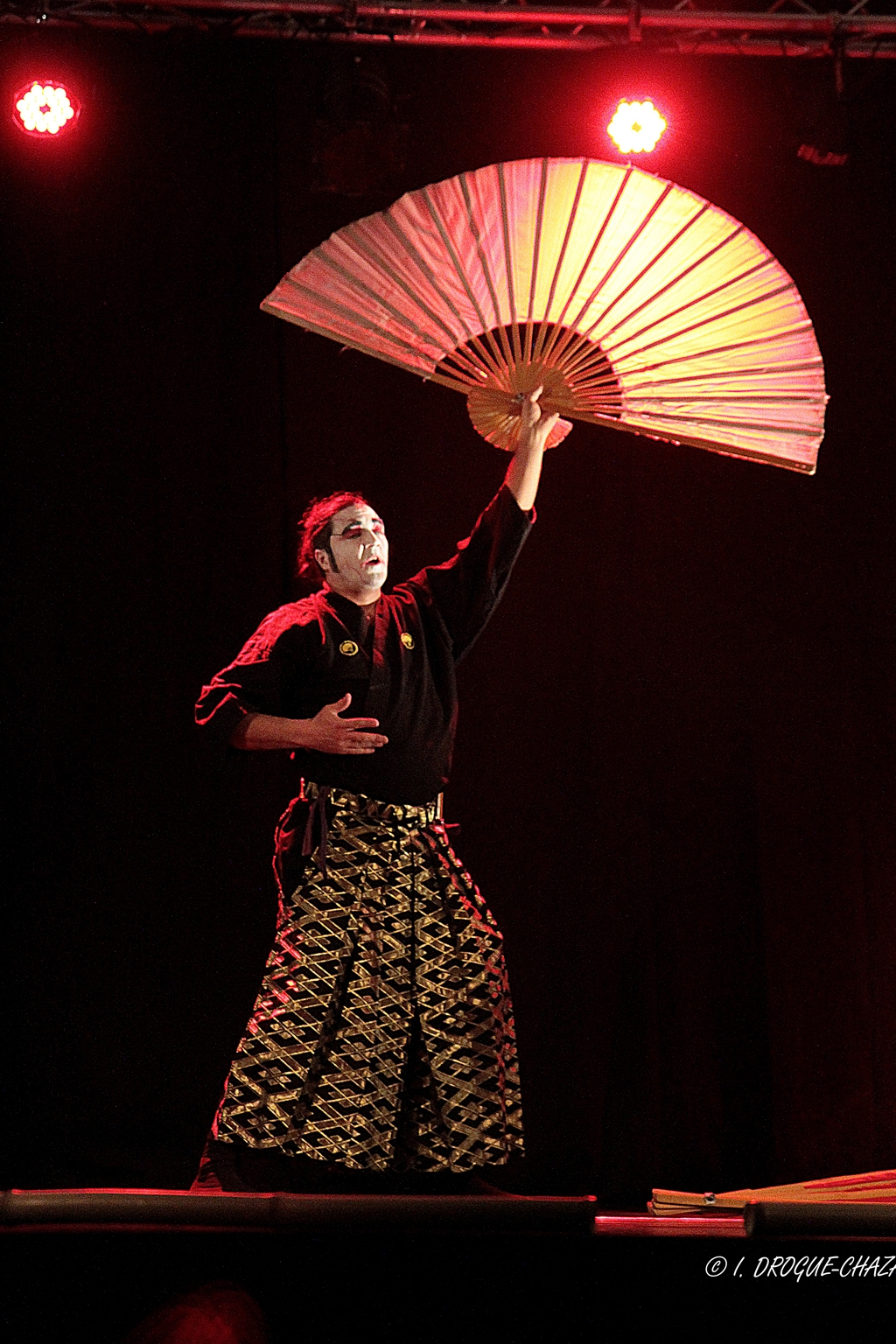 soirée Mimages fait son cirque à Saint-Sylvestre en Ardèche, festival du geste et du Mime, 2018, Shintaï Jonglo