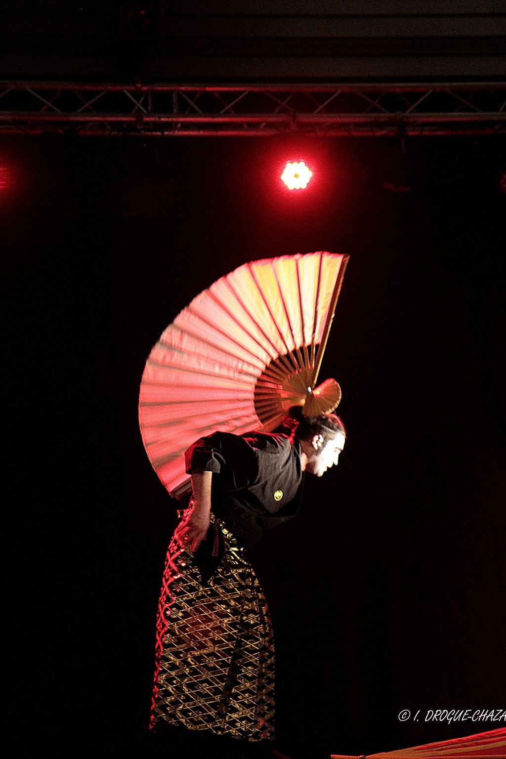 soirée Mimages fait son cirque à Saint-Sylvestre en Ardèche, festival du geste et du Mime, 2018, Shintaï Jonglo