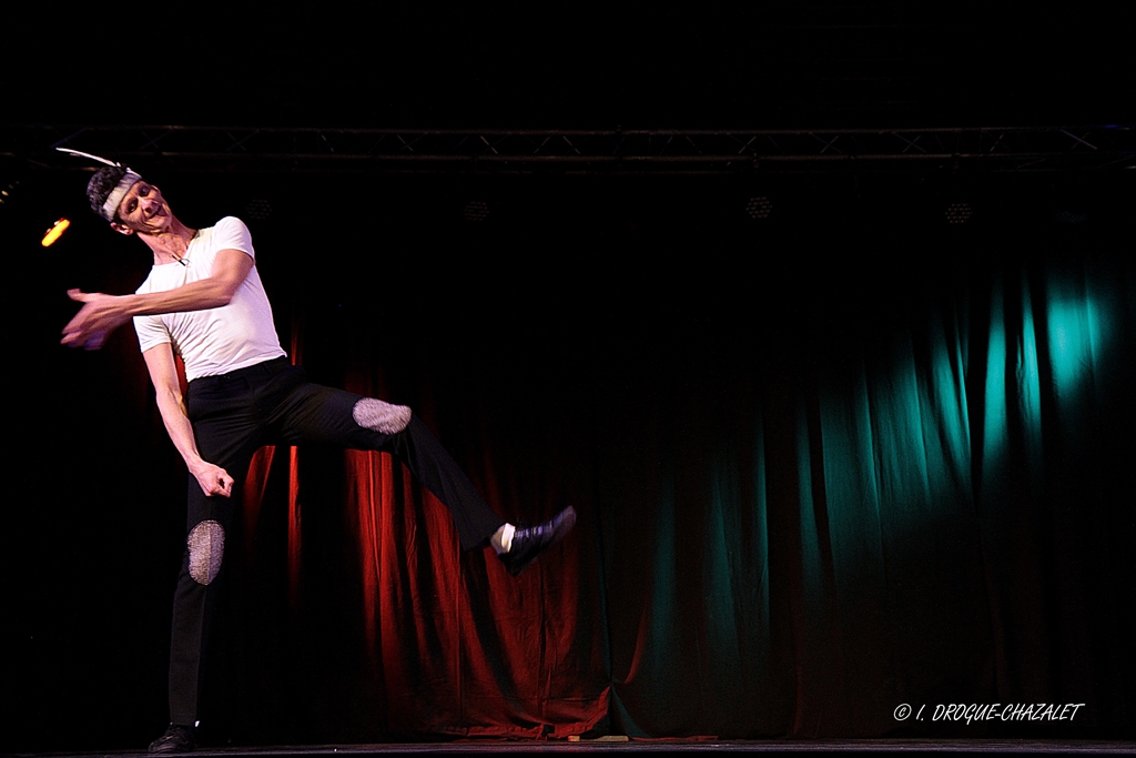 soirée Mimages fait son cirque à Saint-Sylvestre en Ardèche, festival du geste et du Mime, 2018, Patrick Cottet-Moine