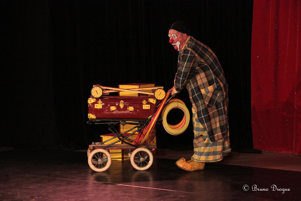 Festival Mimages, soirée d'ouverture, 14e édition, arts du geste et du mime, compagnie cirque autour