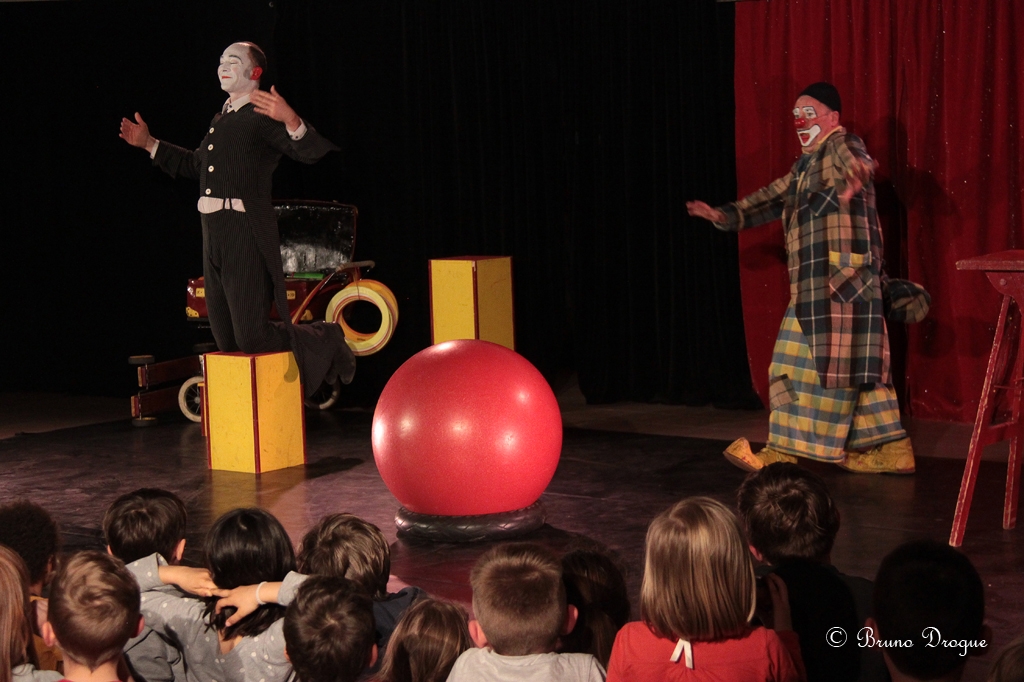 Festival Mimages, soirée d'ouverture, 14e édition, arts du geste et du mime, compagnie cirque autour