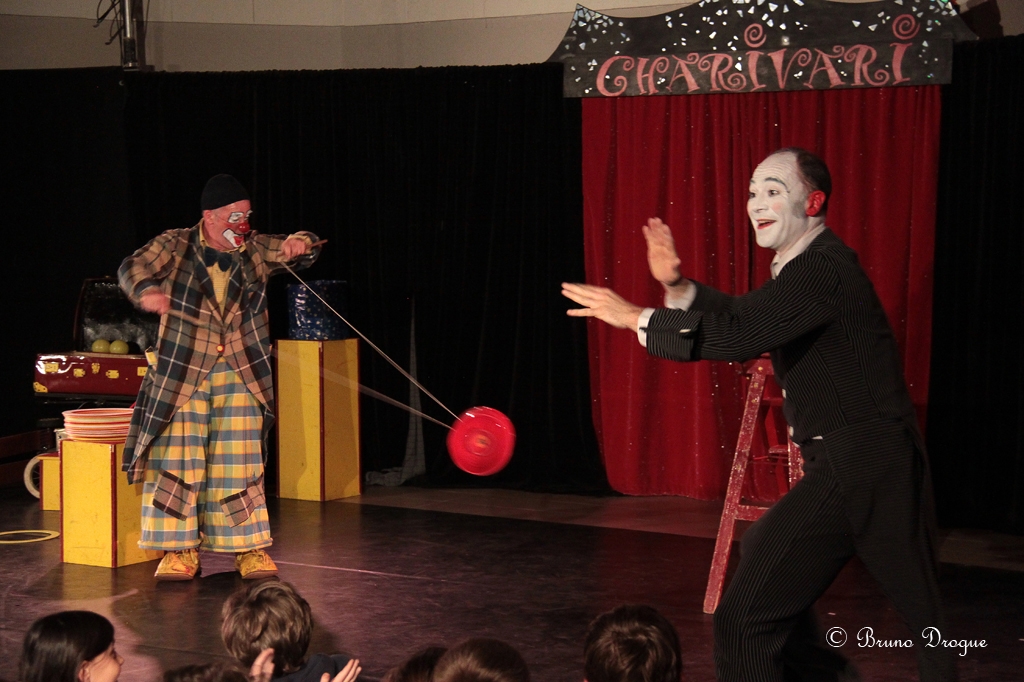 Festival Mimages, soirée d'ouverture, 14e édition, arts du geste et du mime, compagnie cirque autour