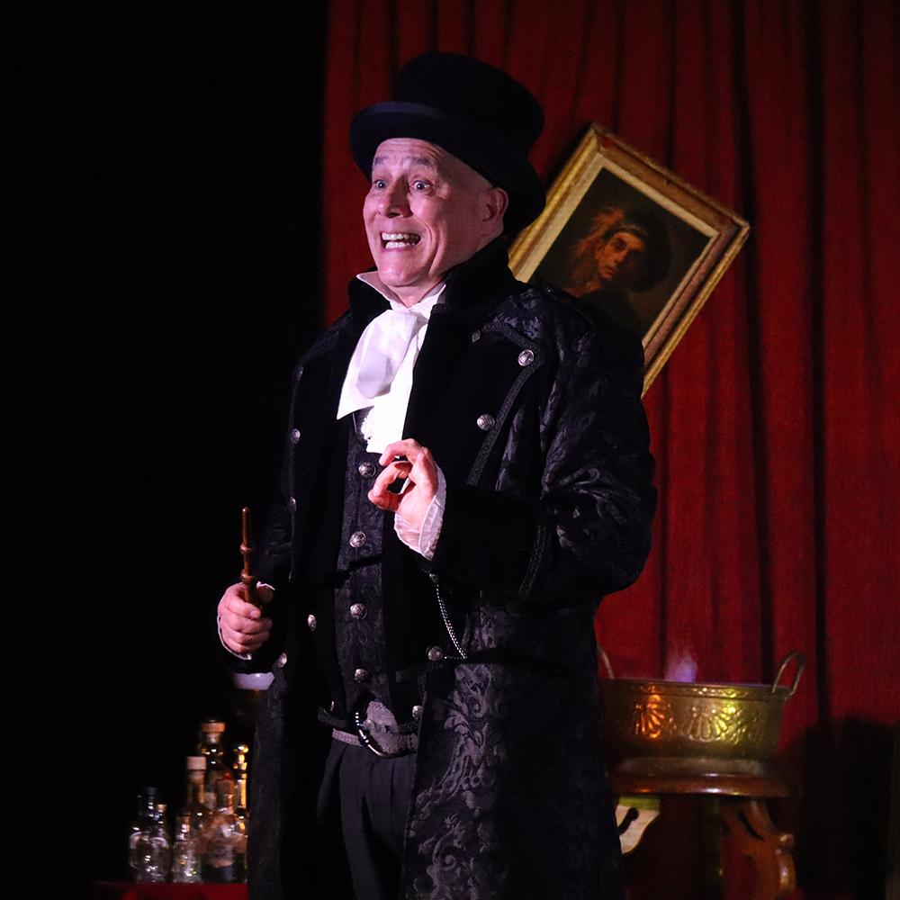 Spectacle de la compagnie Zinzoline, "la guilde des enchanteurs"