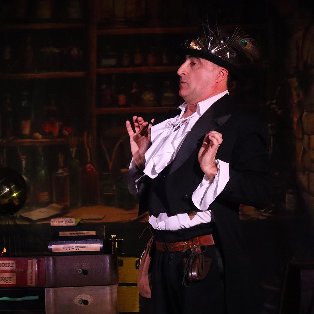 Spectacle de la compagnie Zinzoline, "la guilde des enchanteurs"