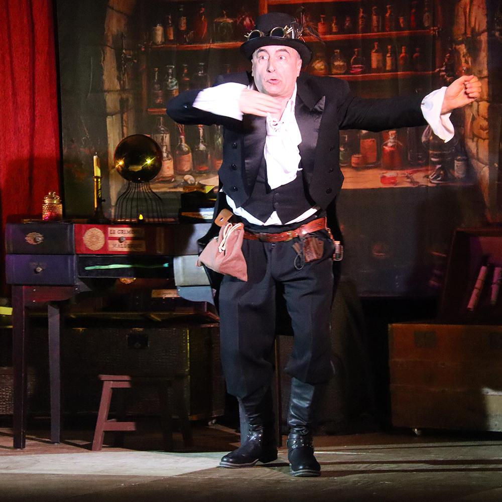 Spectacle de la compagnie Zinzoline, "la guilde des enchanteurs"