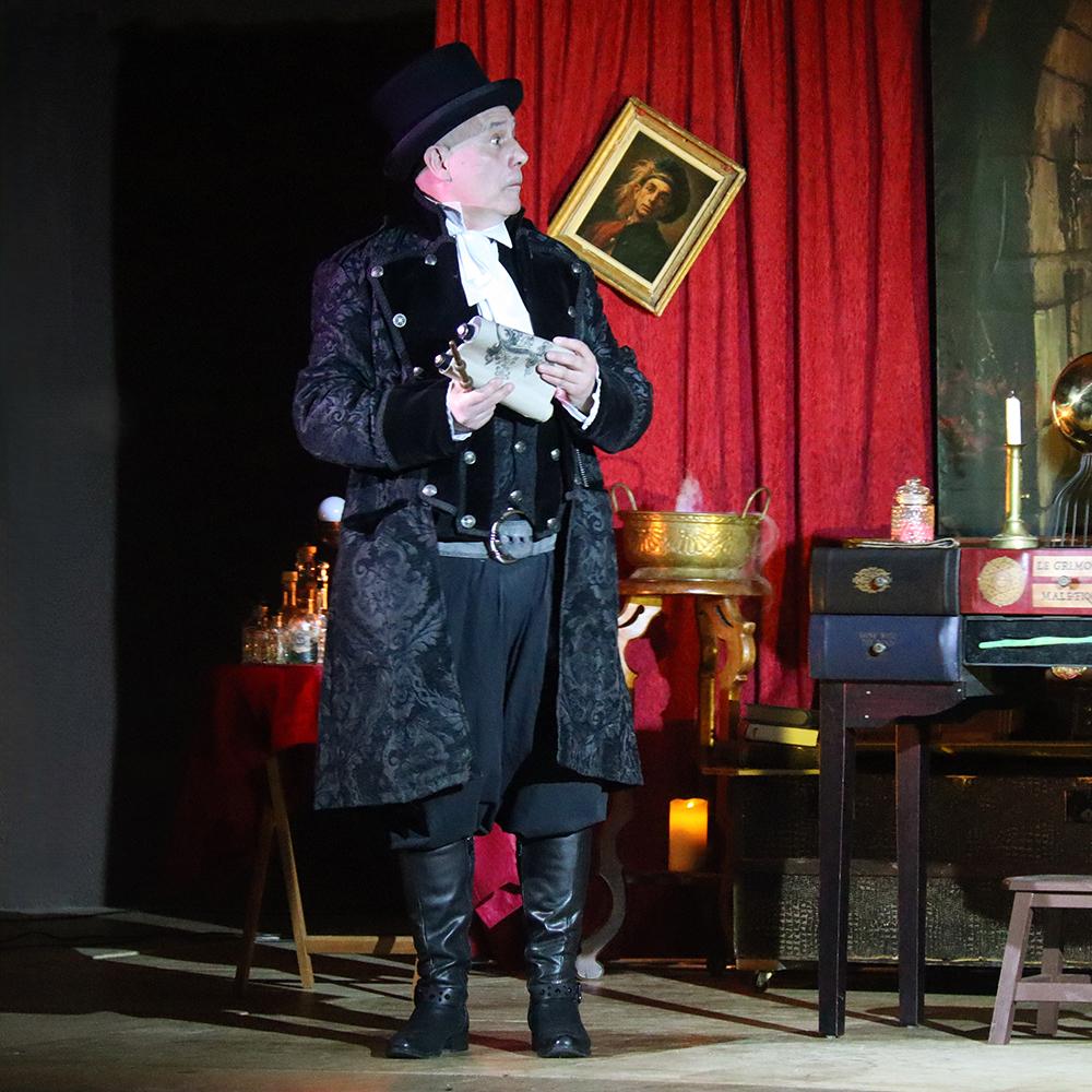 Spectacle de la compagnie Zinzoline, "la guilde des enchanteurs"