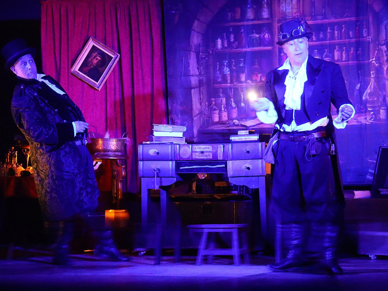 Spectacle de la compagnie Zinzoline, "la guilde des enchanteurs"