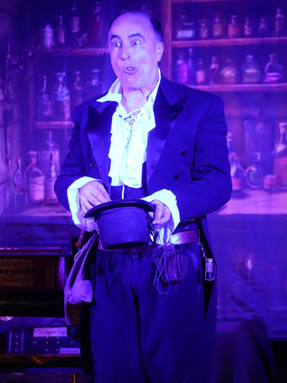 Spectacle de la compagnie Zinzoline, "la guilde des enchanteurs"