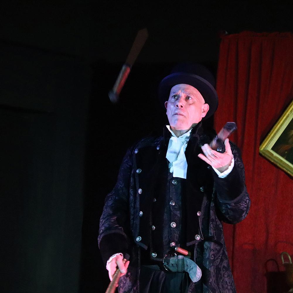 Spectacle de la compagnie Zinzoline, "la guilde des enchanteurs"