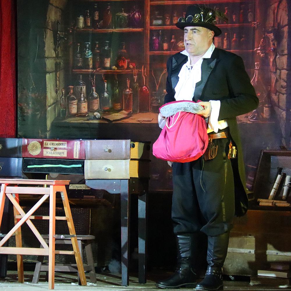 Spectacle de la compagnie Zinzoline, "la guilde des enchanteurs"