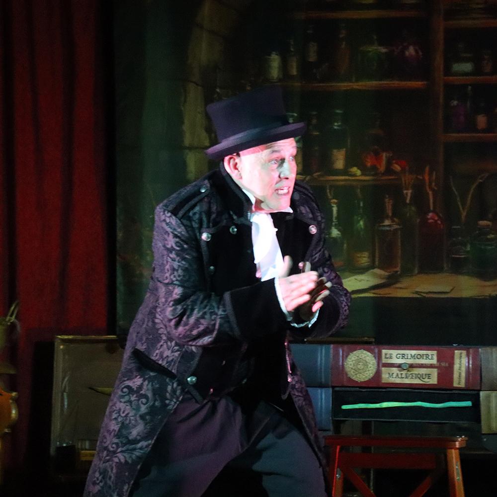 Spectacle de la compagnie Zinzoline, "la guilde des enchanteurs"