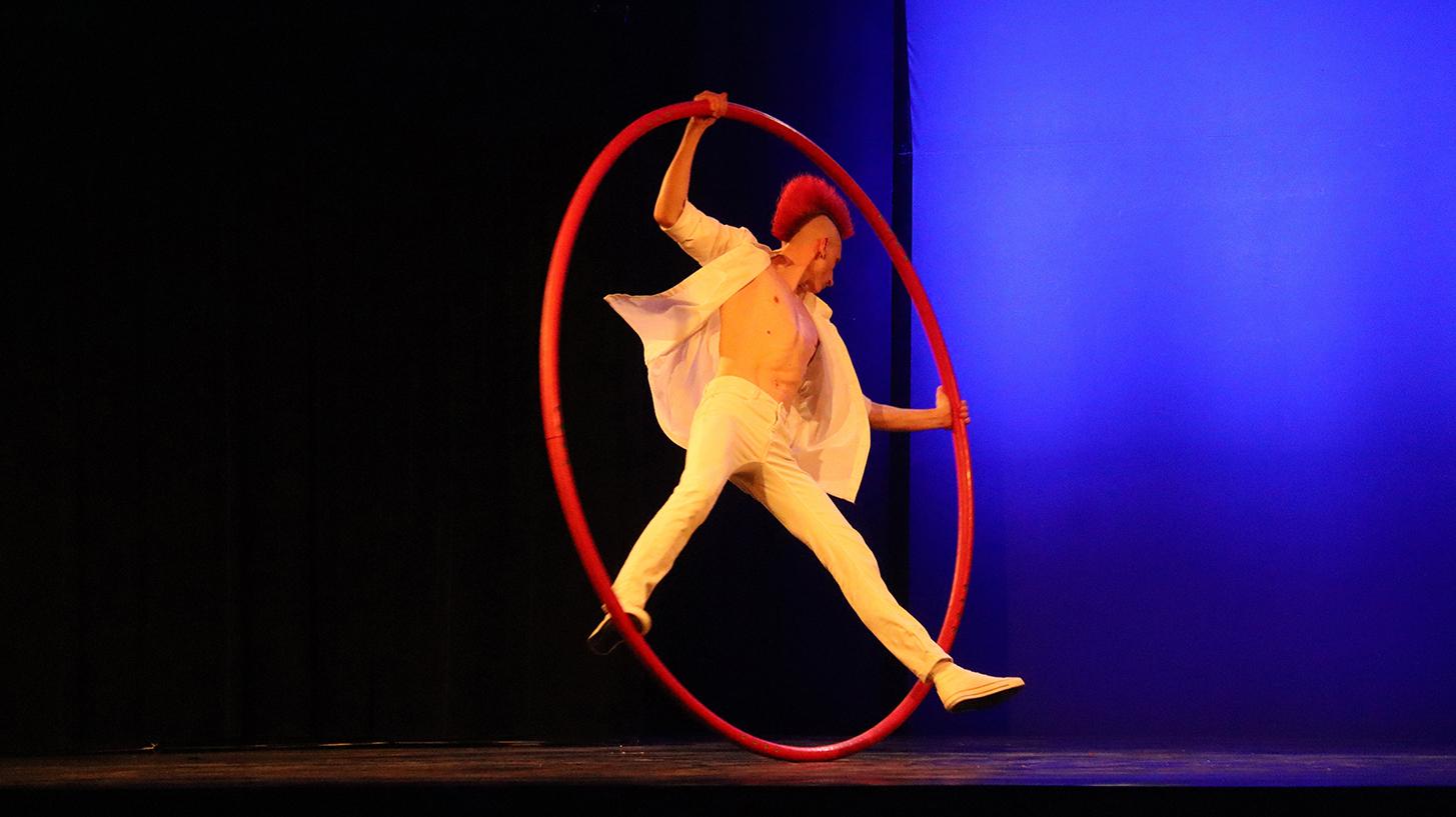 Spirée Mimages fait son cirque à Saint-Sylvestre