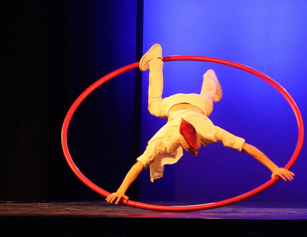 Spirée Mimages fait son cirque à Saint-Sylvestre