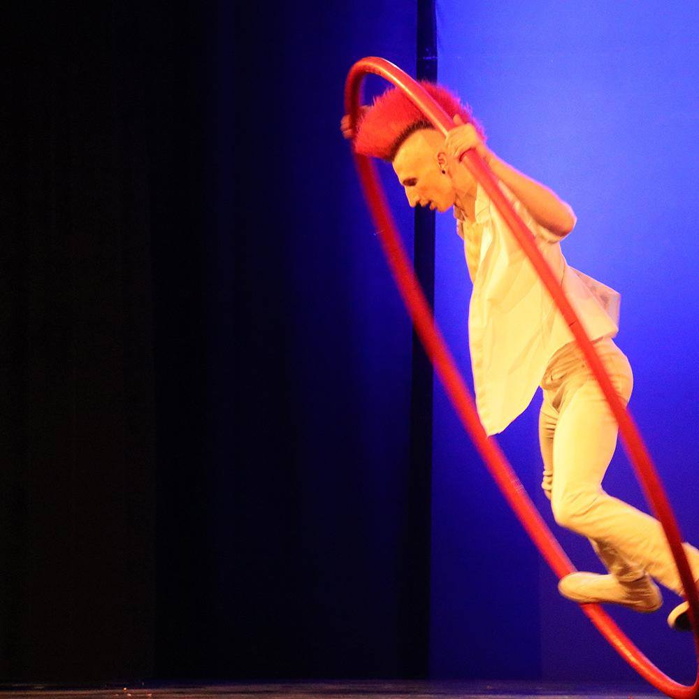 Spirée Mimages fait son cirque à Saint-Sylvestre