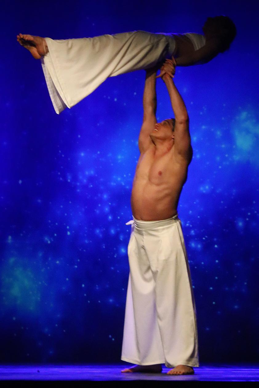 Spirée Mimages fait son cirque à Saint-Sylvestre