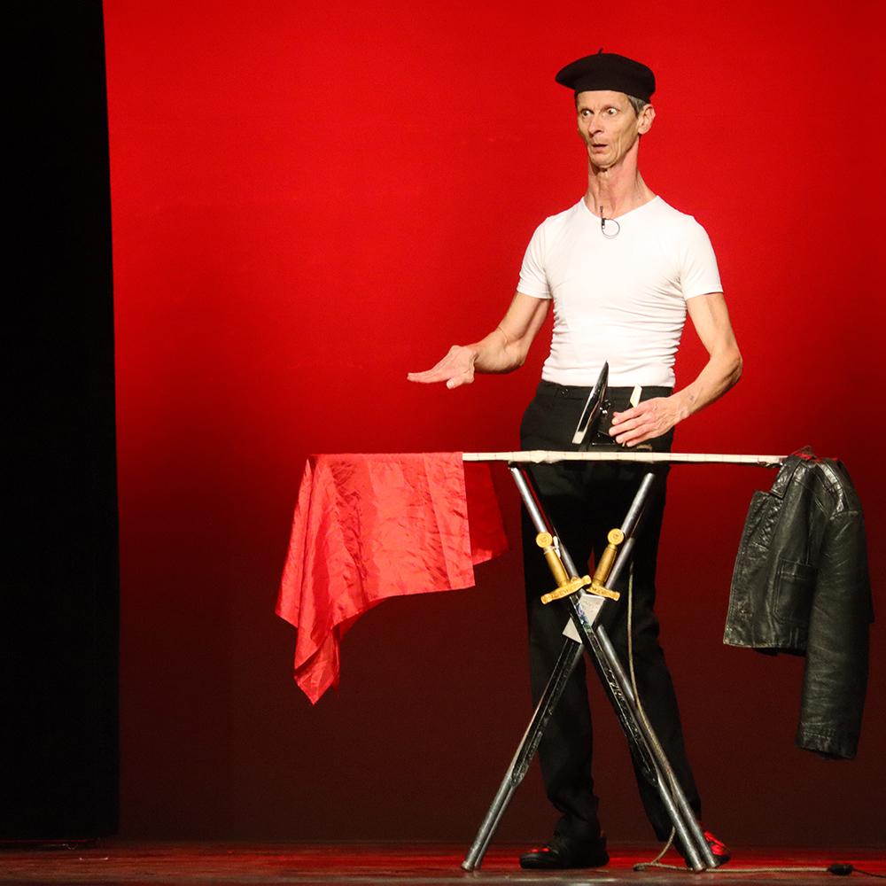 Spirée Mimages fait son cirque à Saint-Sylvestre